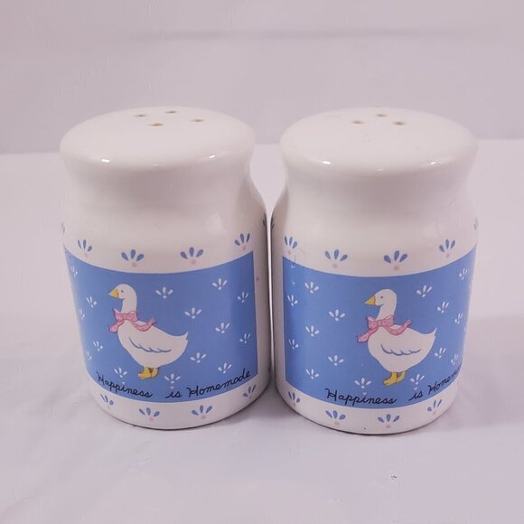 VTG 1987 HAPPINESS IS HOMEMADE Geese 2 Piece Ceramic Salt & Pepper Shaker Set - Picture 1 of 15